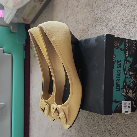 Lower East Side 9 1/2 Yellow Lizzy - Picture 4 of 8